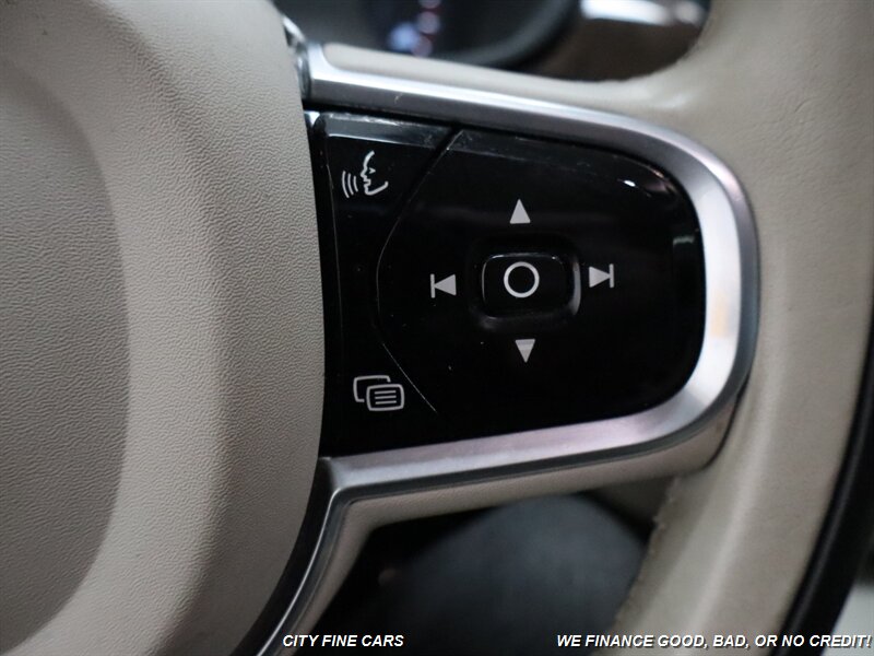 2018 Volvo S90 T5 Momentum photo 19
