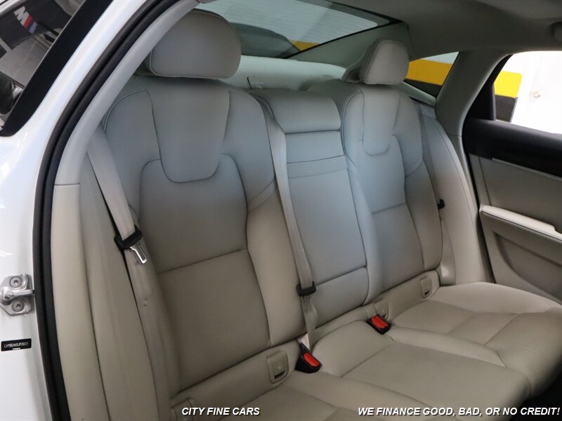 2018 Volvo S90 T5 Momentum photo 30