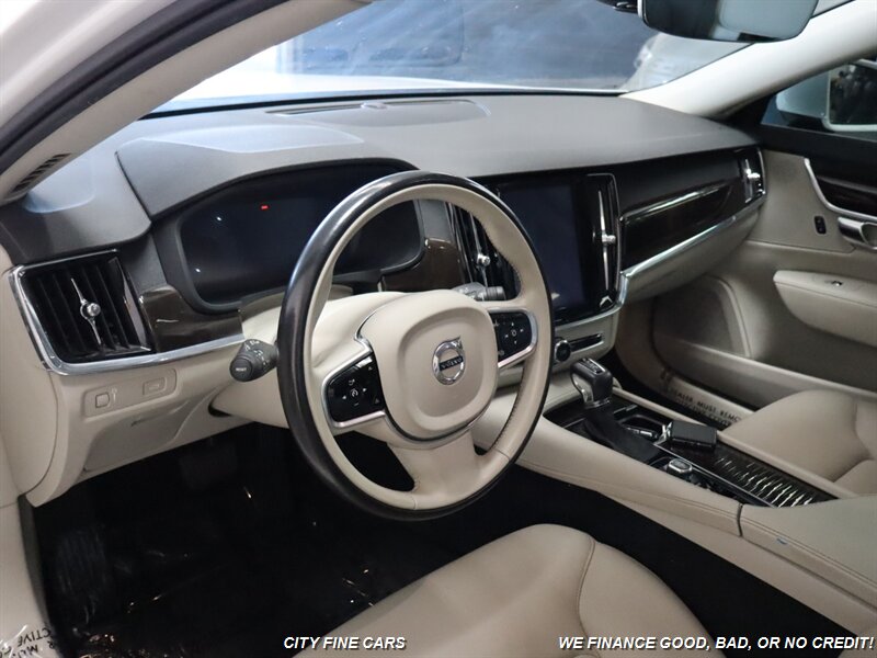 2018 Volvo S90 T5 Momentum photo 14