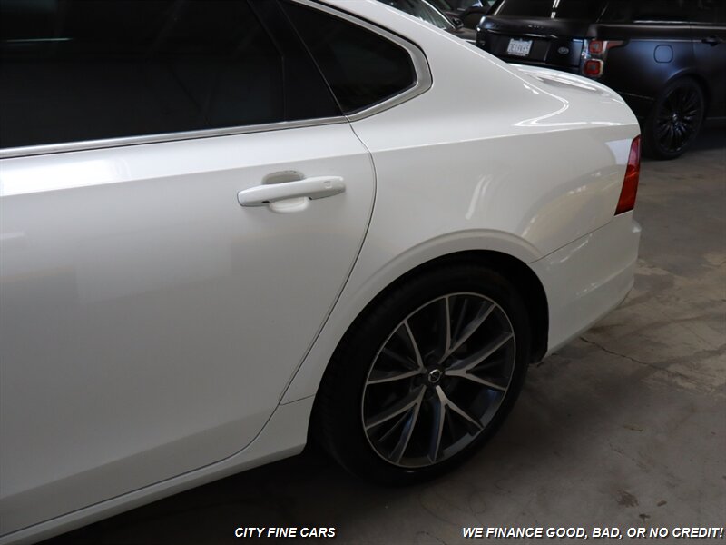2018 Volvo S90 T5 Momentum photo 6