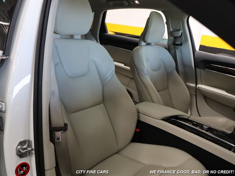 2018 Volvo S90 T5 Momentum photo 31