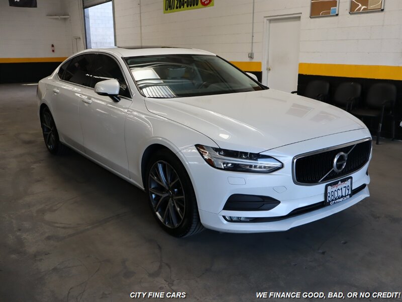 2018 Volvo S90 T5 Momentum photo 13