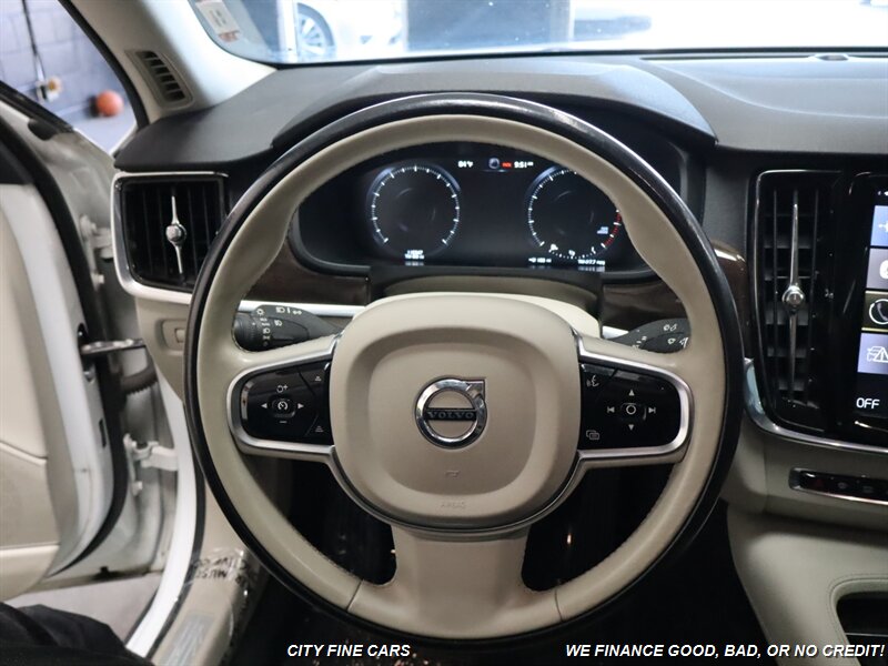 2018 Volvo S90 T5 Momentum photo 20