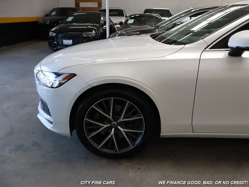 2018 Volvo S90 T5 Momentum photo 2