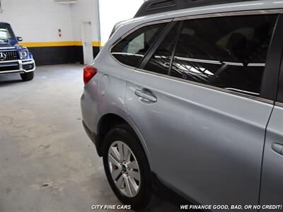 2017 Subaru Outback 2.5i Premium   - Photo 9 - Panorama City, CA 91402