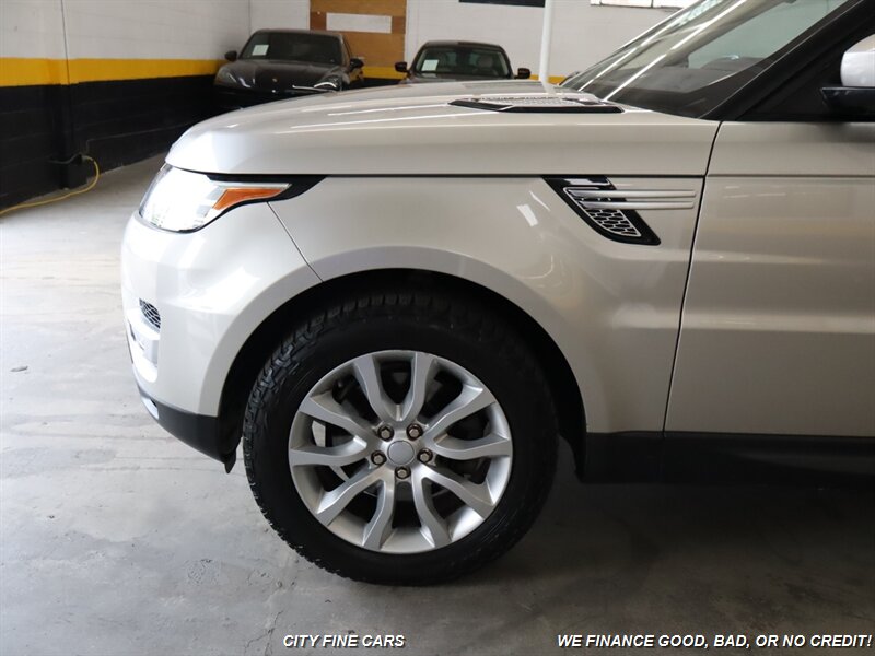 2016 Land Rover Range Rover Sport HSE photo 2