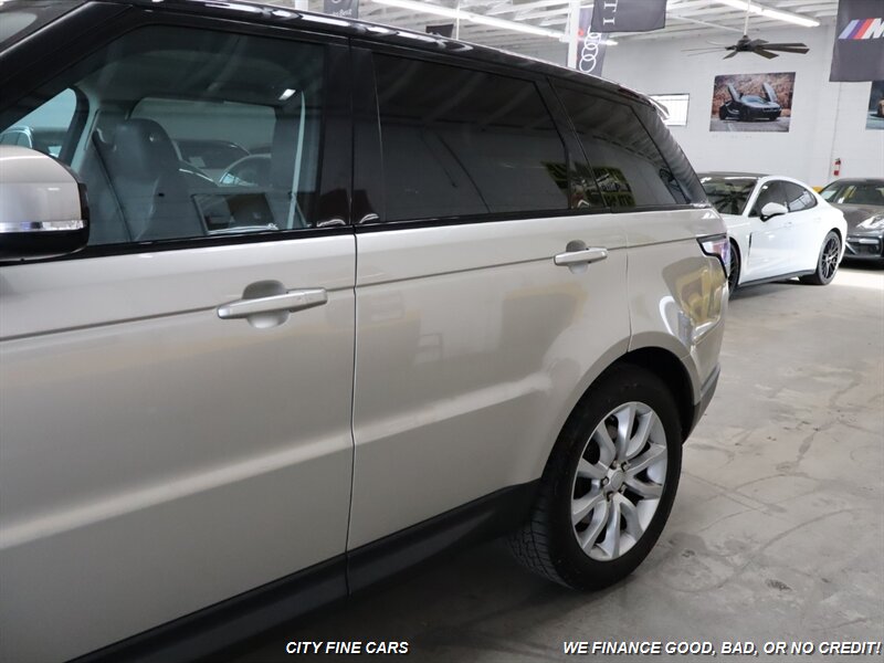 2016 Land Rover Range Rover Sport HSE photo 4