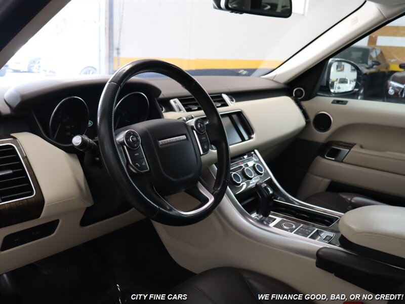 2016 Land Rover Range Rover Sport HSE photo 12