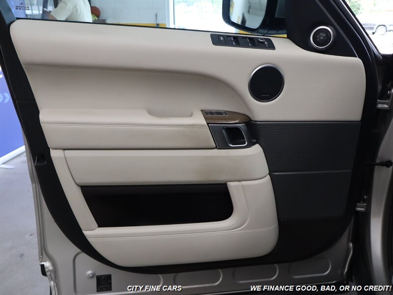 2016 Land Rover Range Rover Sport HSE photo 13
