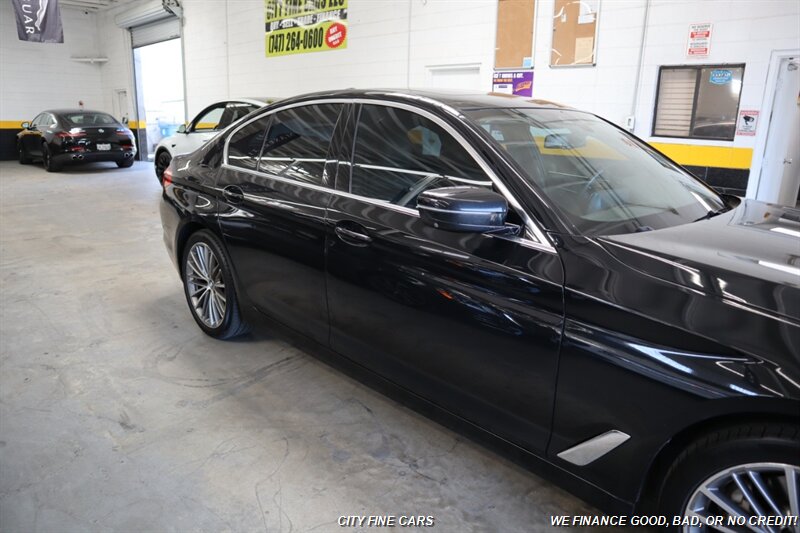 2020 BMW 530e iPerformance - Photo 11 - Panorama City, CA 91402