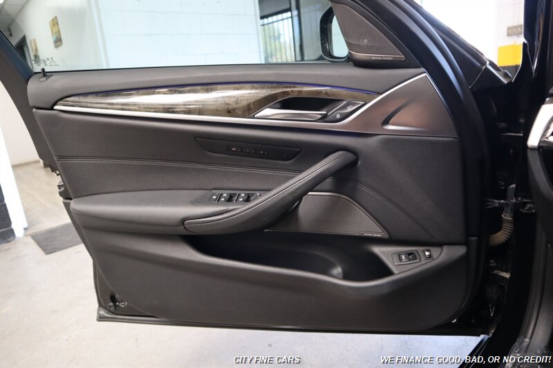 2020 BMW 530e iPerformance - Photo 25 - Panorama City, CA 91402