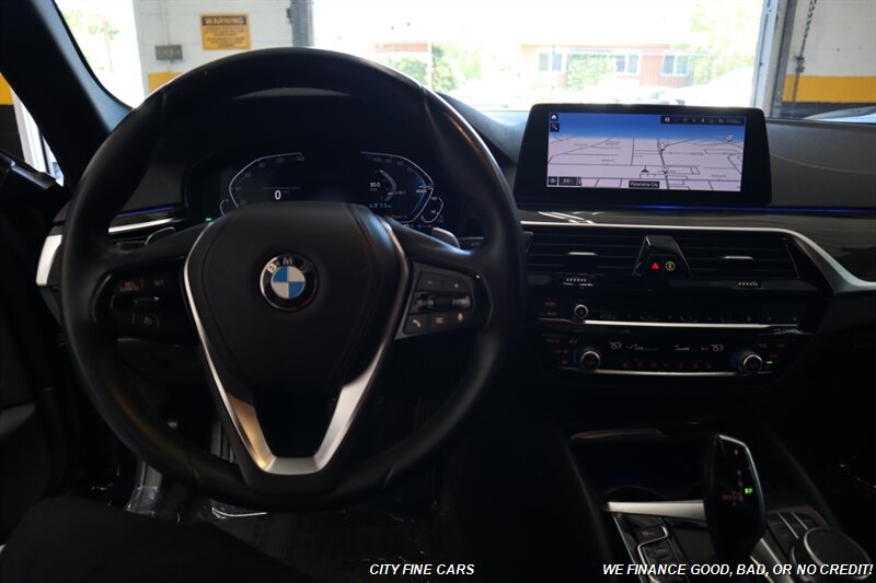 2020 BMW 530e iPerformance - Photo 14 - Panorama City, CA 91402