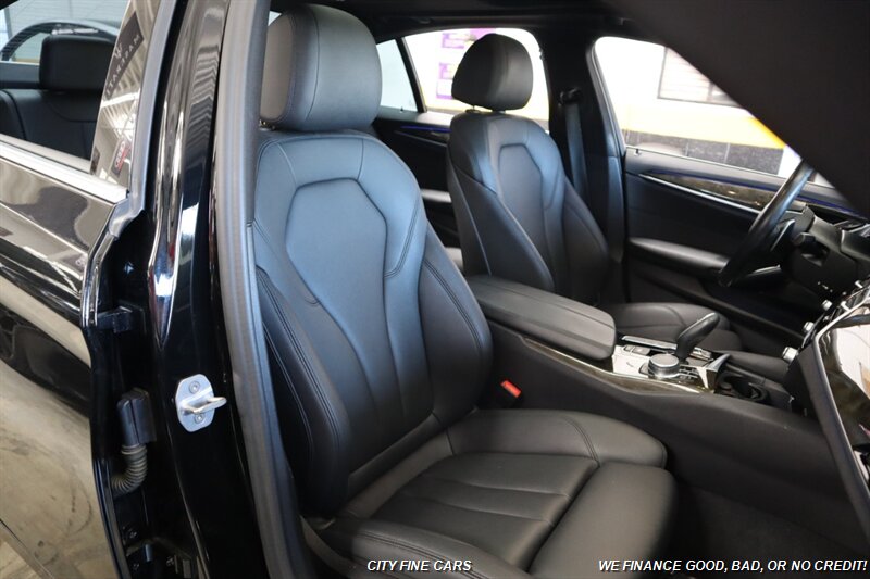 2020 BMW 530e iPerformance - Photo 34 - Panorama City, CA 91402