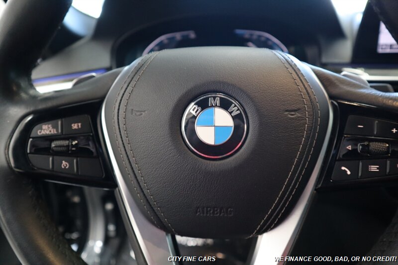 2020 BMW 530e iPerformance - Photo 16 - Panorama City, CA 91402