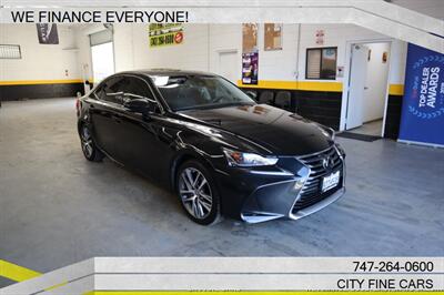 2020 Lexus IS   - Photo 12 - Panorama City, CA 91402