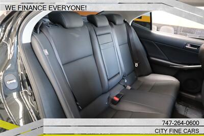 2020 Lexus IS   - Photo 31 - Panorama City, CA 91402