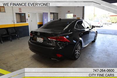 2020 Lexus IS   - Photo 8 - Panorama City, CA 91402