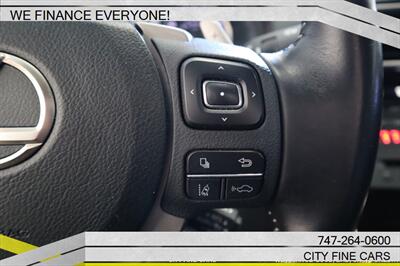 2020 Lexus IS   - Photo 17 - Panorama City, CA 91402