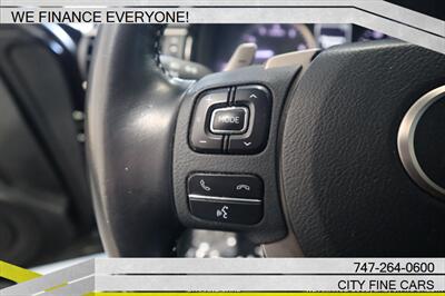 2020 Lexus IS   - Photo 15 - Panorama City, CA 91402