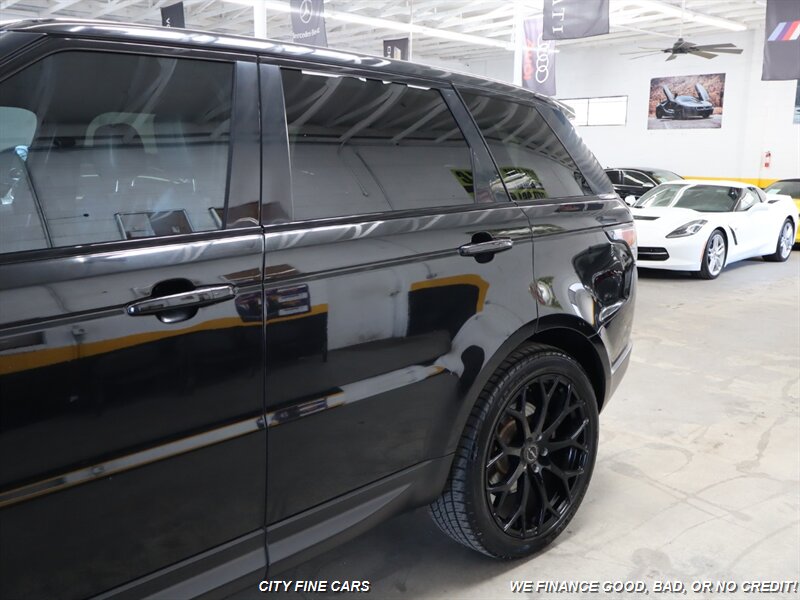 2015 Land Rover Range Rover Sport SE photo 3