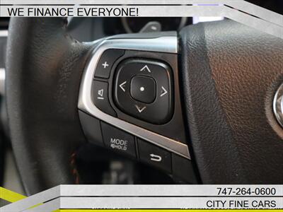 2015 Toyota Camry SE   - Photo 16 - Panorama City, CA 91402