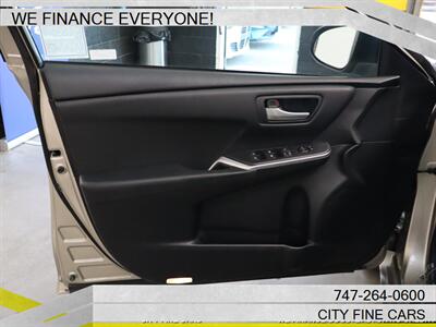2015 Toyota Camry SE   - Photo 14 - Panorama City, CA 91402
