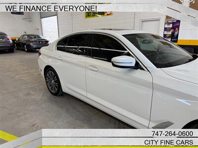 2020 BMW 530e iPerformance   - Photo 11 - Panorama City, CA 91402