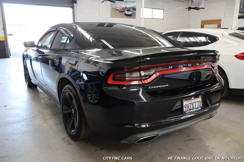 2015 Dodge Charger SE photo 8