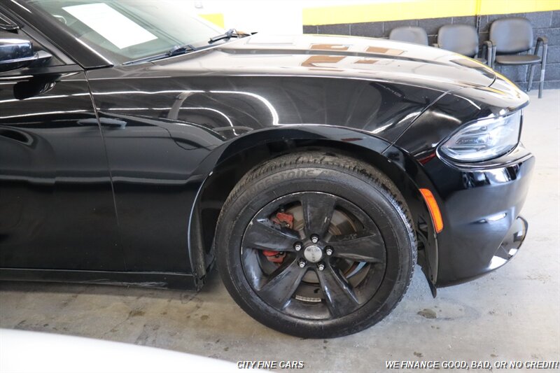 2015 Dodge Charger SE photo 14