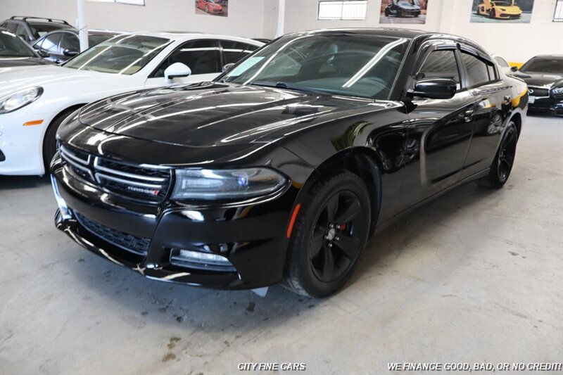 2015 Dodge Charger SE photo 2