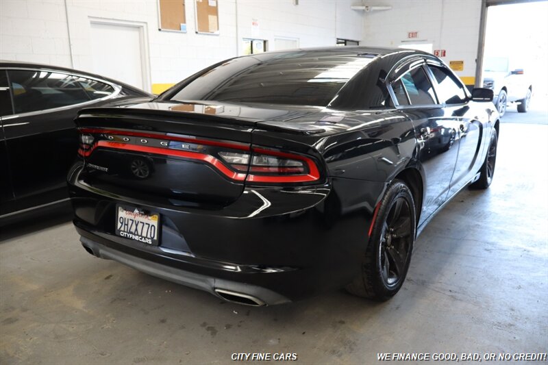 2015 Dodge Charger SE photo 10