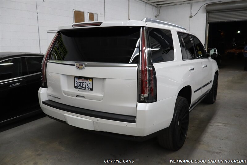 2017 Cadillac Escalade Platinum photo 10