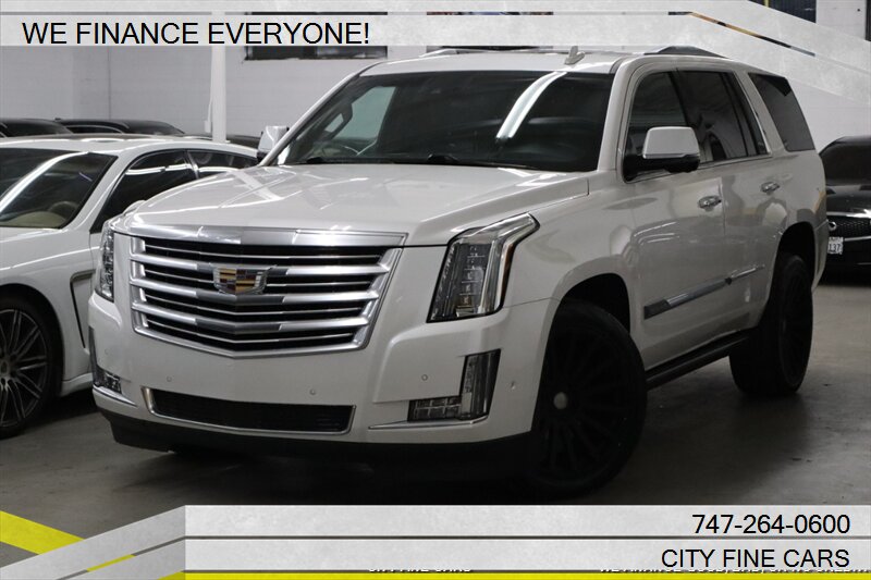 Cadillac Escalade's photo