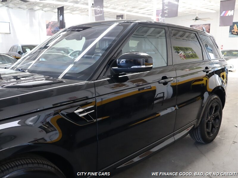 2019 Land Rover Range Rover Sport HSE photo 2