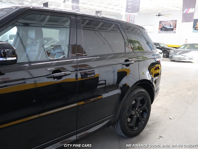 2019 Land Rover Range Rover Sport HSE photo 3