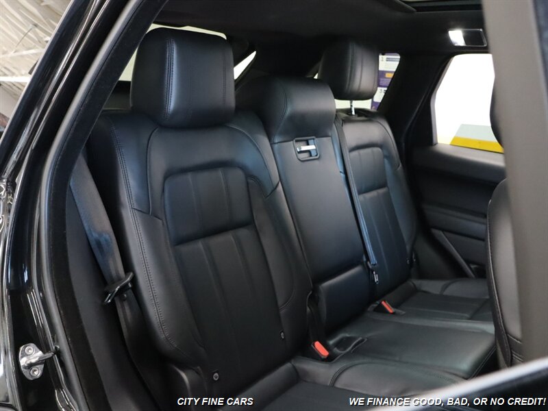 2019 Land Rover Range Rover Sport HSE photo 33