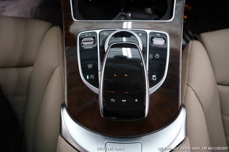 2017 Mercedes-Benz GLC GLC 300 - Photo 23 - Panorama City, CA 91402