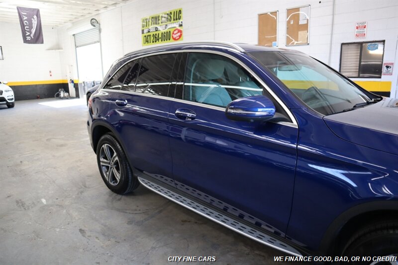 2017 Mercedes-Benz GLC GLC 300 - Photo 11 - Panorama City, CA 91402