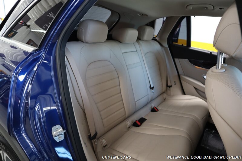 2017 Mercedes-Benz GLC GLC 300 - Photo 33 - Panorama City, CA 91402