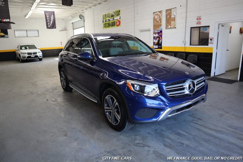2017 Mercedes-Benz GLC GLC 300 - Photo 13 - Panorama City, CA 91402