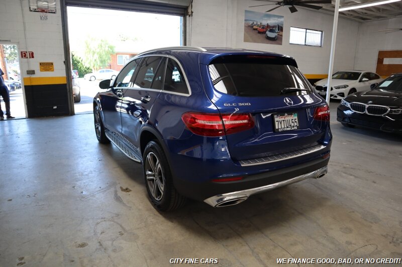 2017 Mercedes-Benz GLC GLC 300 - Photo 7 - Panorama City, CA 91402