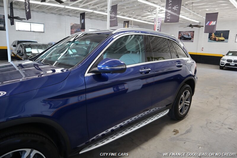 2017 Mercedes-Benz GLC GLC 300 - Photo 5 - Panorama City, CA 91402