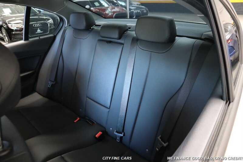 2017 BMW 320i - Photo 24 - Panorama City, CA 91402