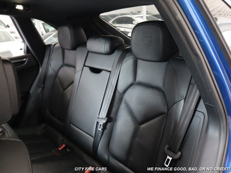 2016 Porsche Macan S photo 28