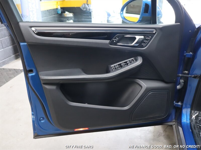 2016 Porsche Macan S   - Photo 14 - Panorama City, CA 91402