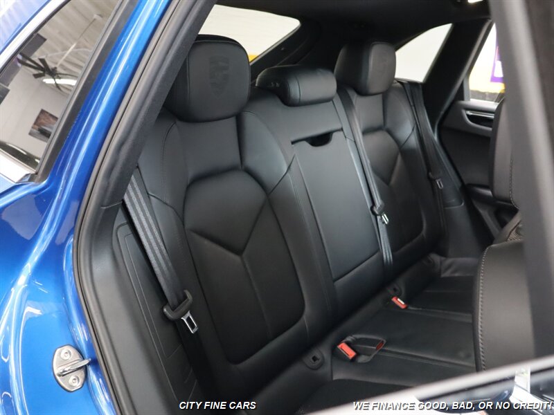 2016 Porsche Macan S photo 31