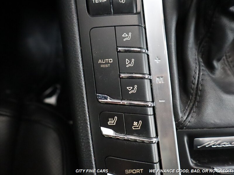 2016 Porsche Macan S photo 22
