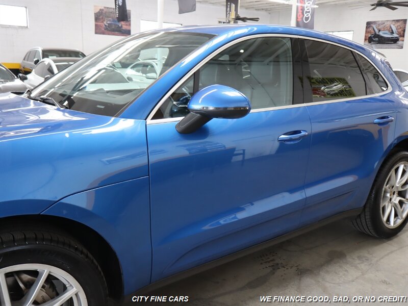 2016 Porsche Macan S photo 3