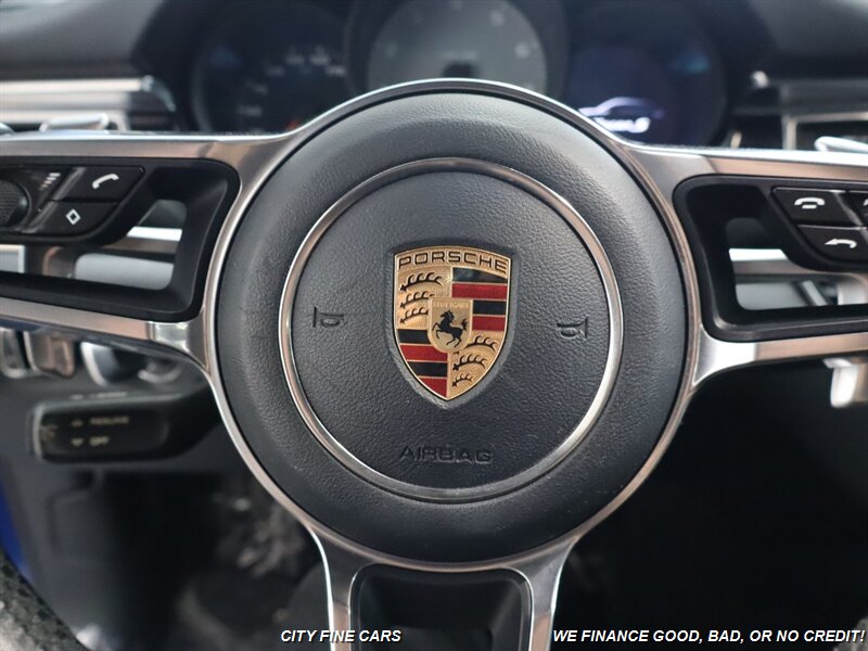 2016 Porsche Macan S photo 16