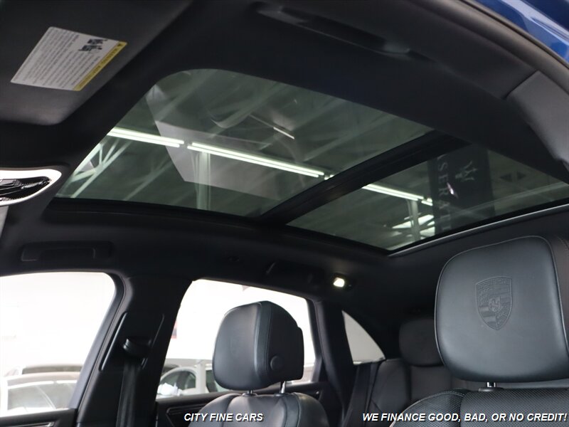 2016 Porsche Macan S photo 26